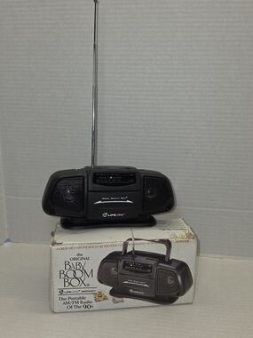 Lifelong Original Baby Boom Box Vintage From The 90's FM/AM Portable Radio C1